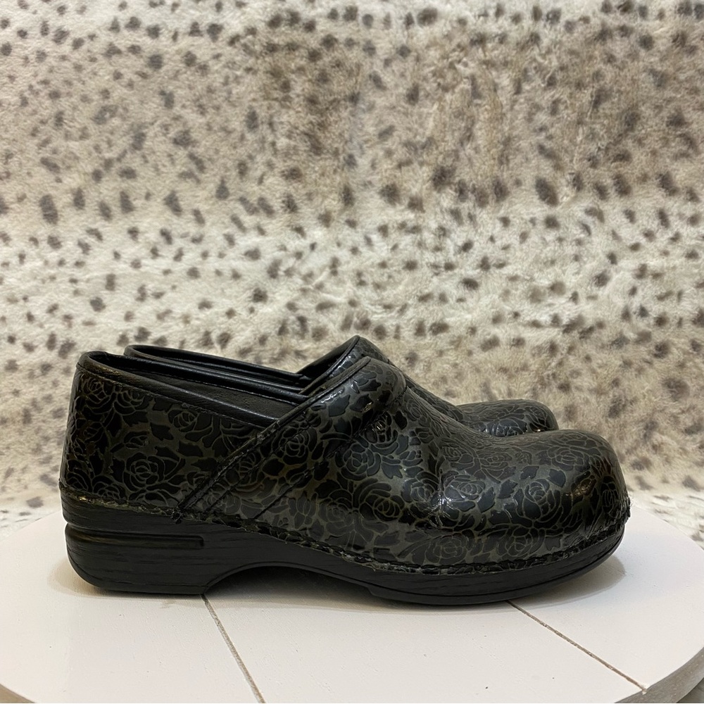 Dansko XP Slip Resistant Clogs Women's Size EU 41 US 10.5 - 11 Black Flower